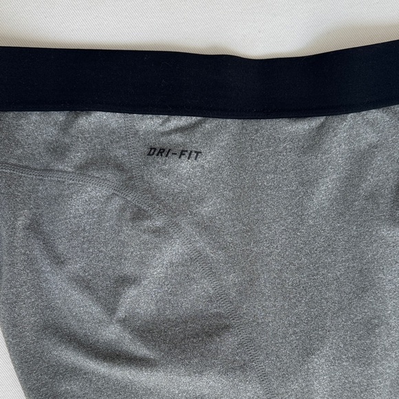 Nike Bundle - Ladies Black Sweatpants and Grey Mid-Calf Leggings Size L and XL - Picture 11 of 13